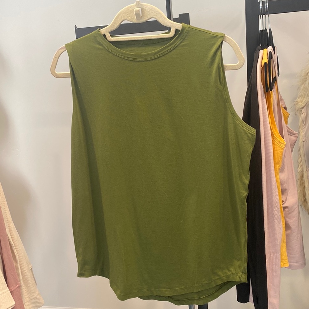 Lululemon muscle tank size 10. No tears stains or rips